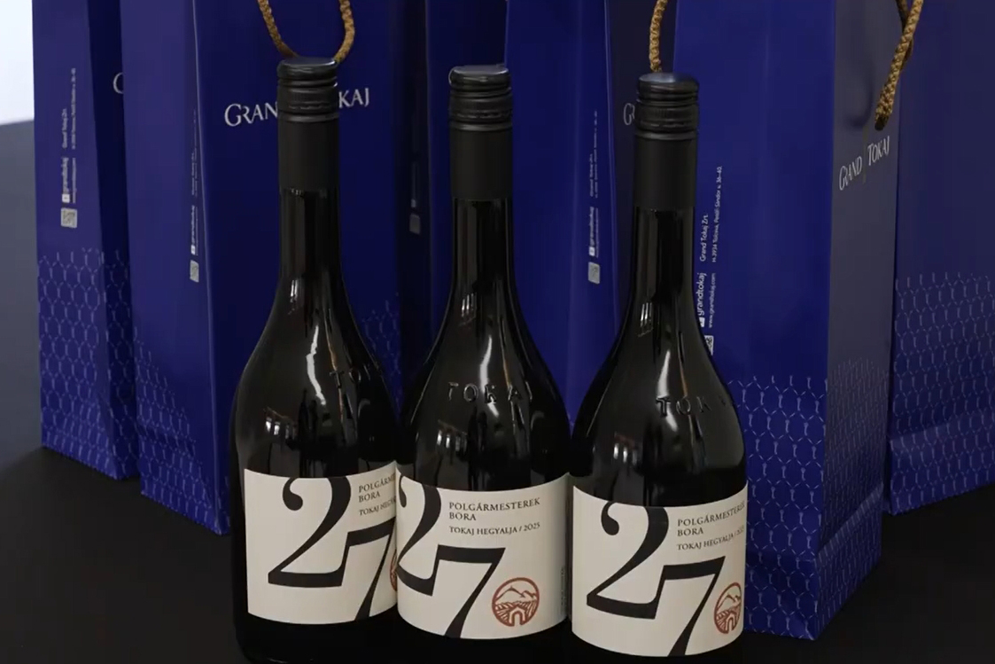 Zemplén - Tokaj Hegyalja: Közös munka gyümölcse a polgármesterek bora