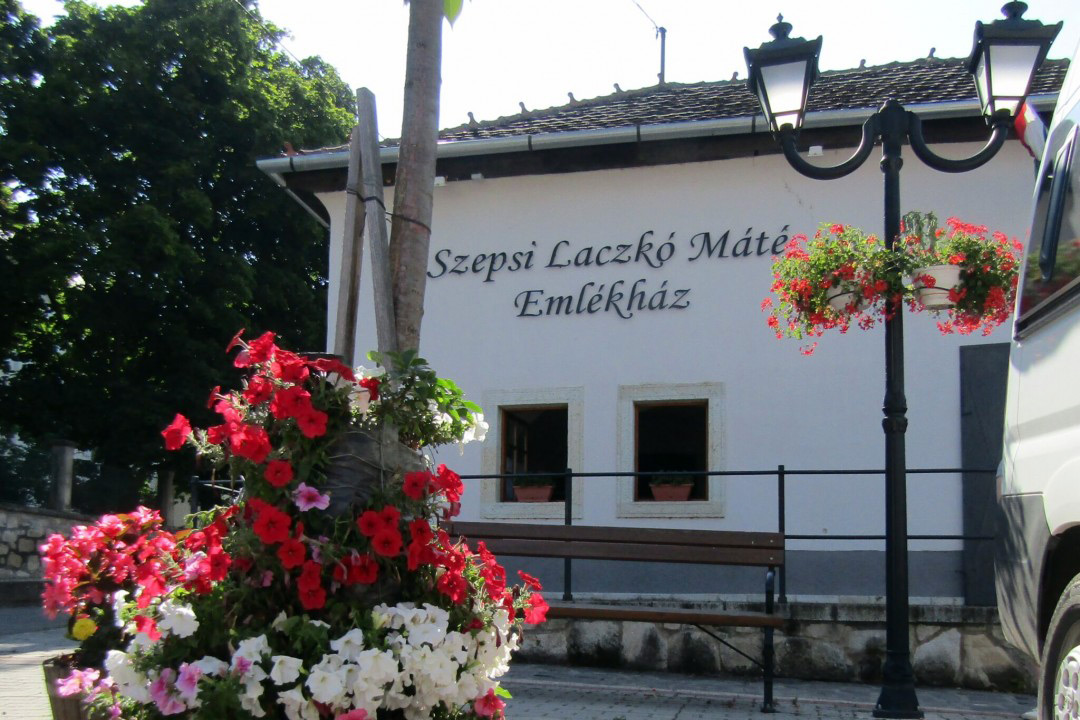 kozepkori vartura szepsi laczko emlekhaz